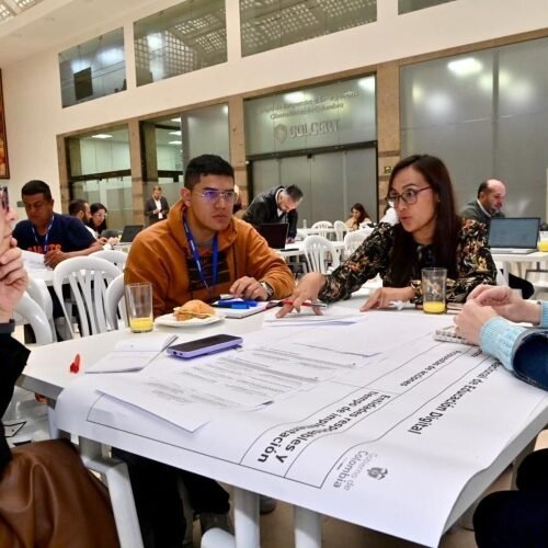 Cerca de 200 actores de los sectores educativo y tecnológico aportan desde las regiones a la construcción del CONPES de Educación Digital