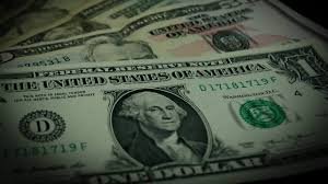 El dólar baja en Colombia tras señales de tregua internacional, pero persiste la incertidumbre