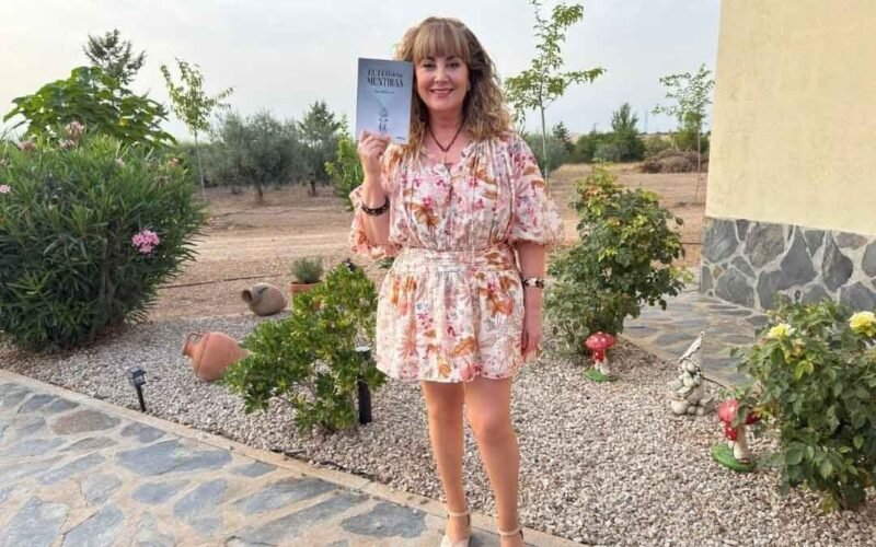 MARISA TOLEDO GARRIDO REIVINDICA LA SENSIBILIDAD Y EL VALOR DE LOS AFECTOS EN SU NOVELA ‘EL ECO DE LAS MENTIRAS’