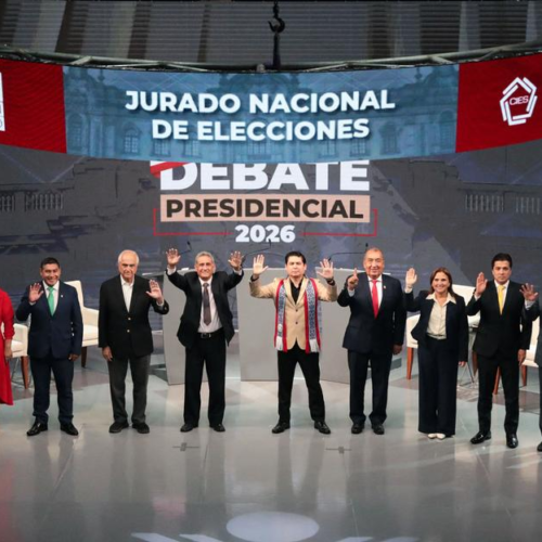 Entre 35 candidatos, los peruanos eligen hoy a su noveno presidente de los últimos diez años