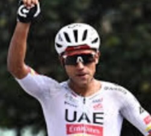 Narváez se impone con autoridad y sigue haciendo historia en el Giro