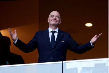 El parlamento europeo le puso la lupa a Gianni Infantino por el caso de Folarin Balogun