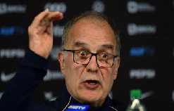 Marcelo Bielsa revela que paso en el camerino de Uruguay