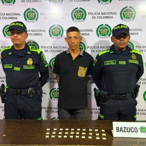 Lo agarraron con drogas encima