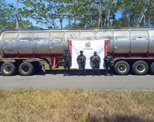 Cayó red de contrabando de combustible: Ejército incautó 16.000 galones de ACPM y 9 vehículos